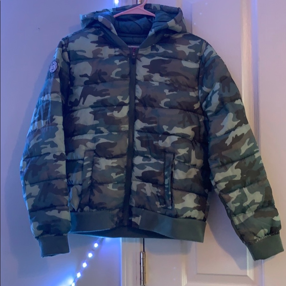 ⭐️JUSTICE⭐️ camo puffer jacket!